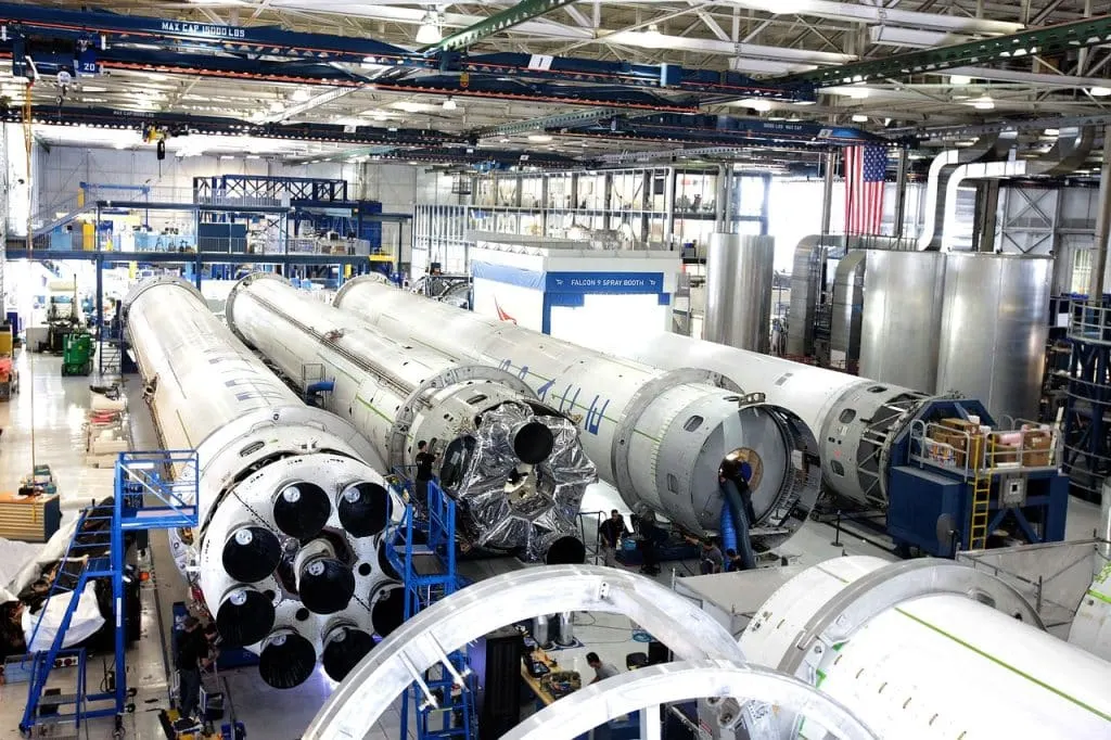 découvrez l'actualité et les dernières missions de spacex, la société aérospatiale fondée par elon musk, pionnière dans l'exploration spatiale.