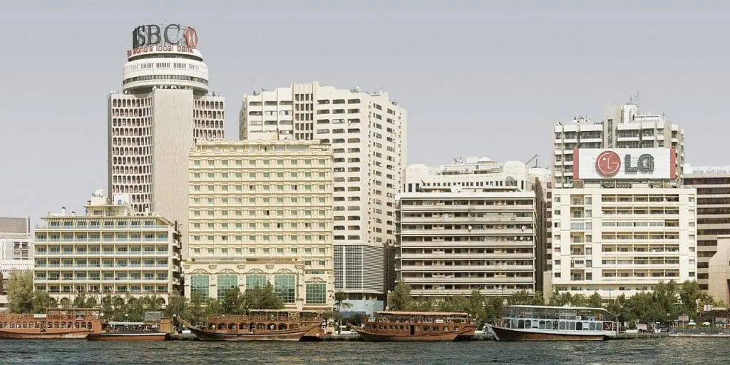 découvrez hsbc, une banque internationale offrant une gamme complète de services financiers, y compris les comptes bancaires, les prêts et les solutions d'investissement. profitez de notre expertise mondiale et de notre engagement envers l'innovation pour gérer vos finances en toute sécurité.