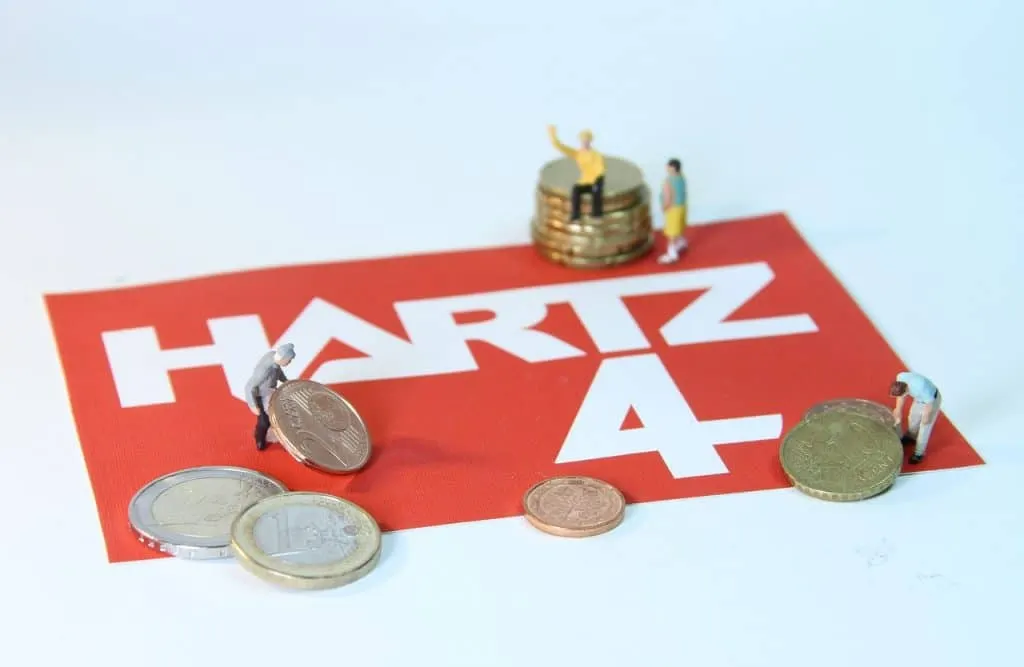 découvrez les impacts d'une augmentation du salaire minimum sur l'économie, les travailleurs et les entreprises. analyse des enjeux, des avantages et des défis liés à cette mesure cruciale pour le pouvoir d'achat et la justice sociale.