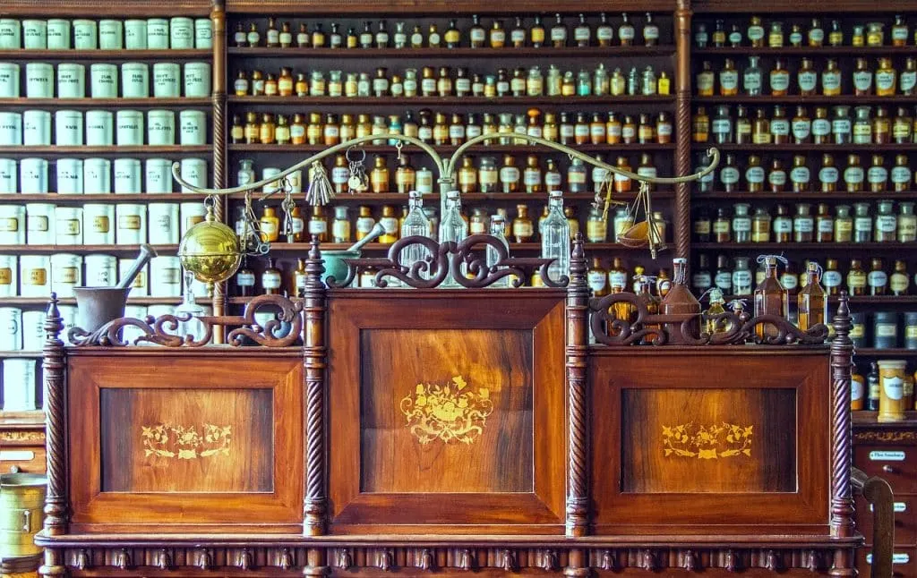 découvrez notre pharmacie moderne, votre partenaire santé de confiance, offrant un large éventail de médicaments, de conseils experts et de services personnalisés pour répondre à tous vos besoins en matière de santé et de bien-être.