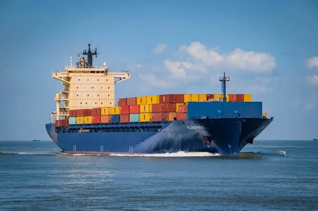 explorez les enjeux et les impacts de la guerre commerciale sur l'économie mondiale, les relations internationales et les stratégies des entreprises dans un environnement en constante évolution.