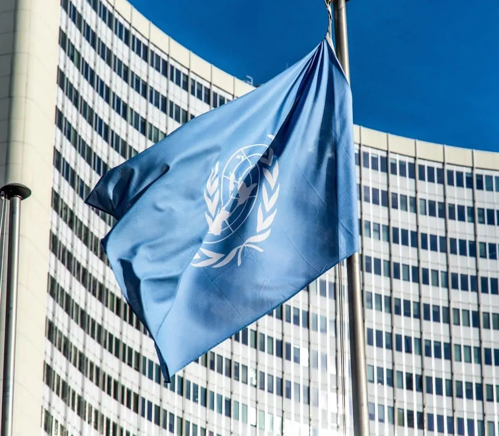 découvrez les enjeux et conséquences des guerres commerciales modernes. analyse des tensions économiques entre les pays, impact sur les marchés et réponses des gouvernements face à cette réalité mondiale.