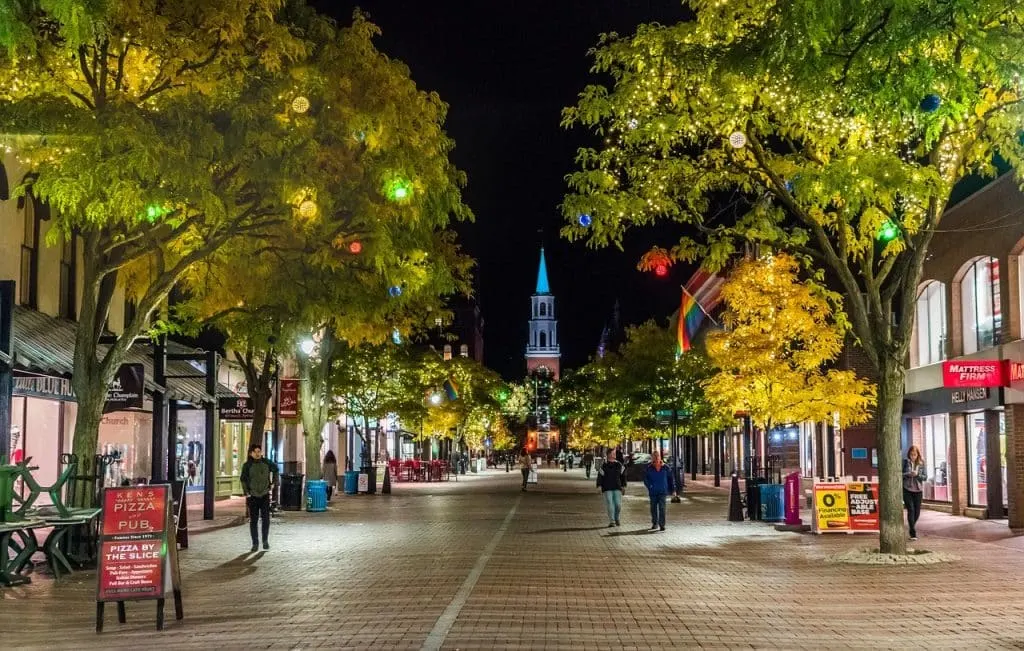 découvrez burlington, une ville dynamique alliant charme historique, nature et culture, idéale pour une escapade ou une nouvelle aventure.
