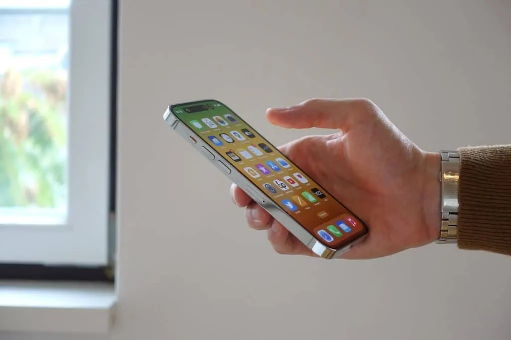 découvrez l’iphone : design élégant, technologie avancée, appareil photo performant et écosystème apple. comparez les modèles, trouvez les meilleures offres et profitez d’une expérience mobile inégalée.