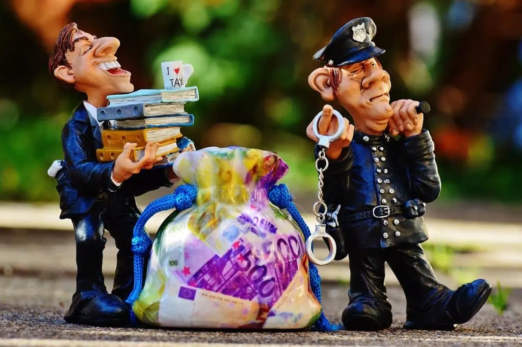 découvrez le concept du revenu de base : une allocation universelle versée à chacun pour garantir la sécurité financière, lutter contre la pauvreté et encourager l'autonomie de tous.
