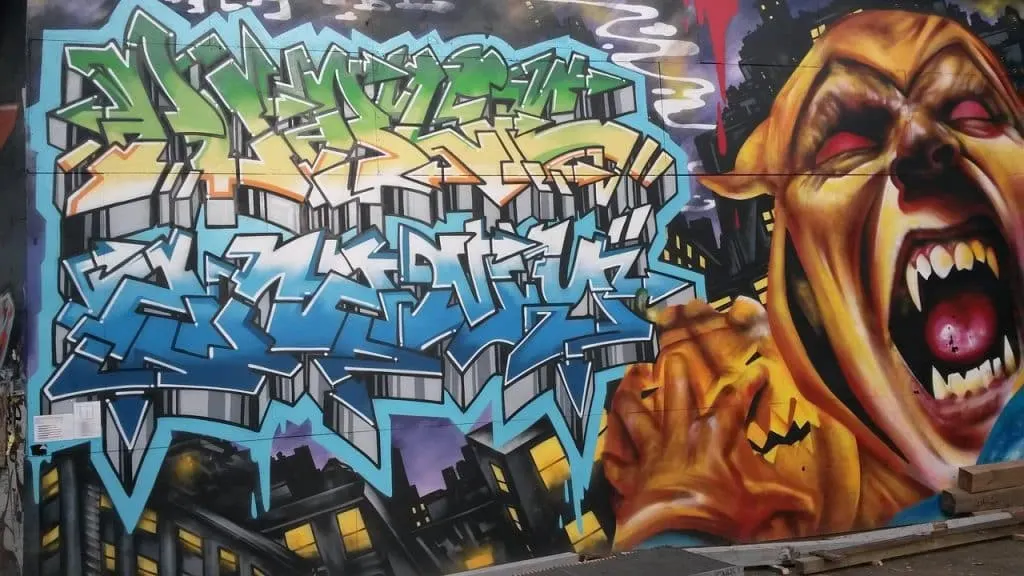 découvrez ce qu'est le vandalisme, ses formes, ses conséquences, ainsi que les moyens de le prévenir et de lutter contre ces actes de dégradation volontaire des biens publics ou privés.